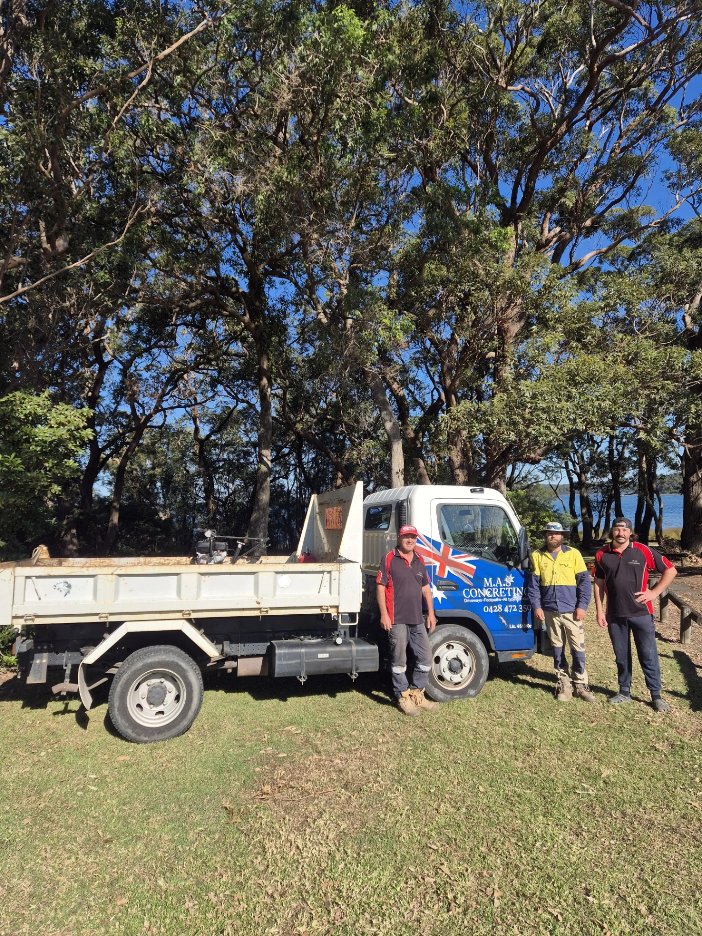 M.A.S Concreting team pouring a concrete driveway on the South Coast NSW